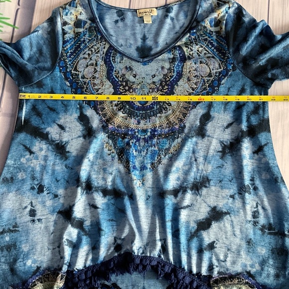 One World Embellished Pullover Top Fringe Bottom Long Sleeves - Picture 5 of 14